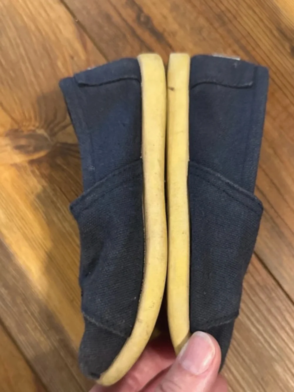 TOMS Kids Classic Canvas Slip-On Shoes in Navy toddler size 9